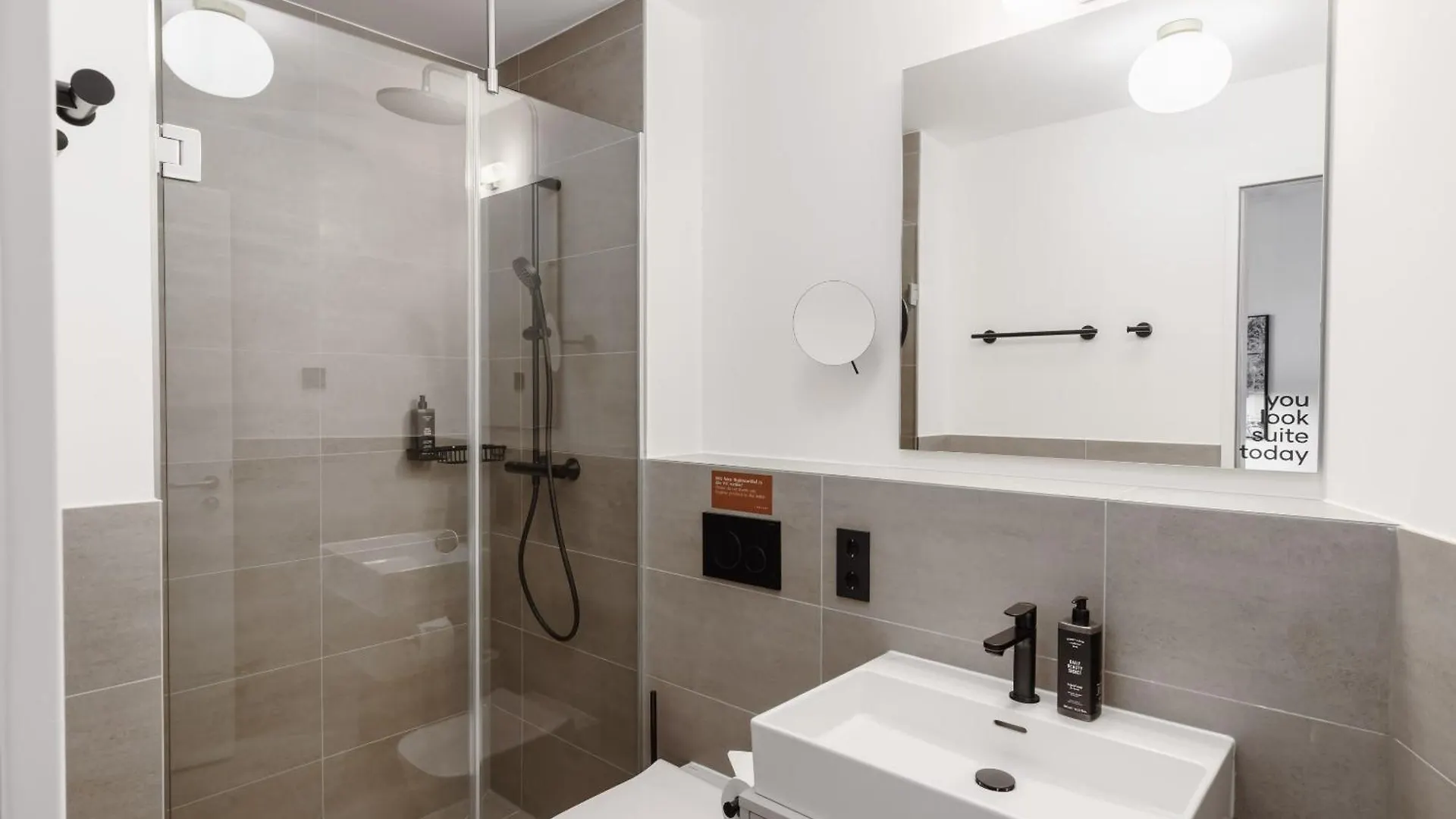 Lägenhet Limehome Berlin Sybelstr
