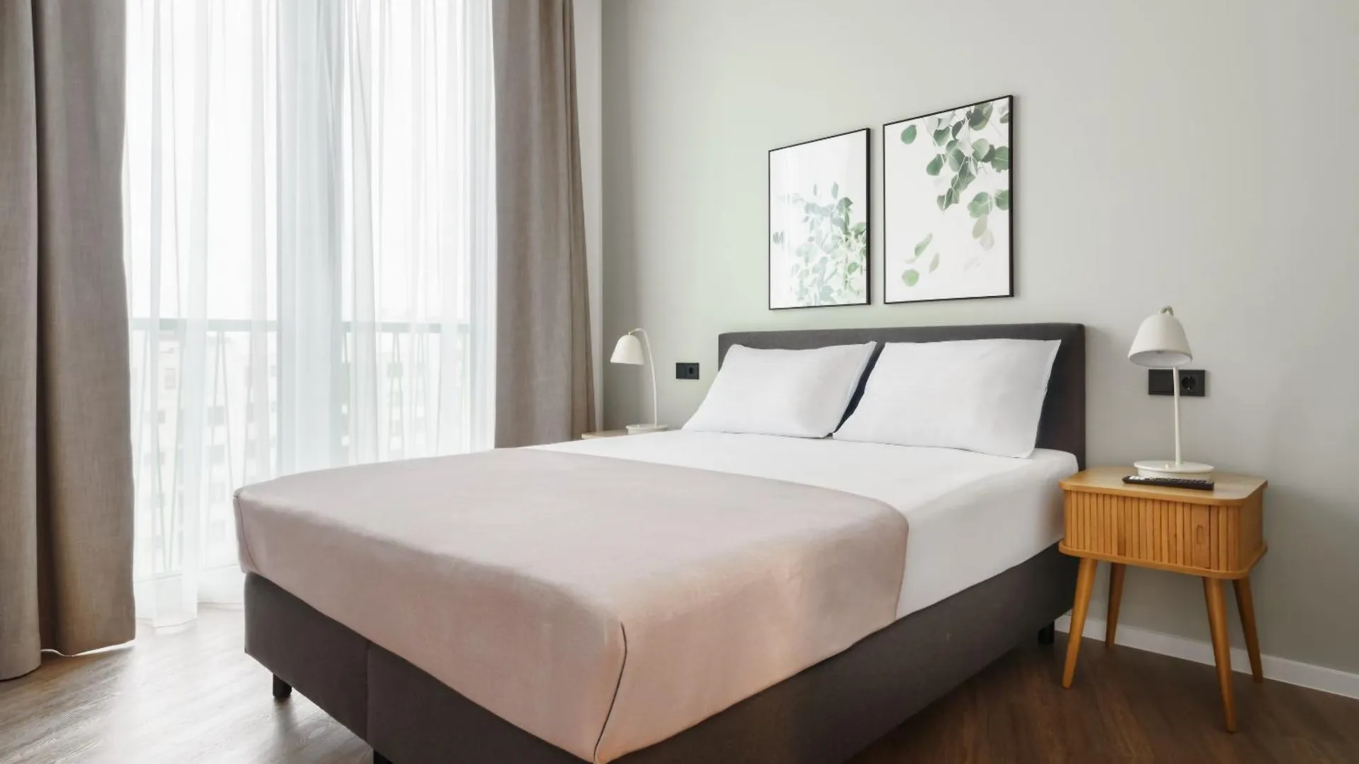 Lägenhet Limehome Berlin Sybelstr
