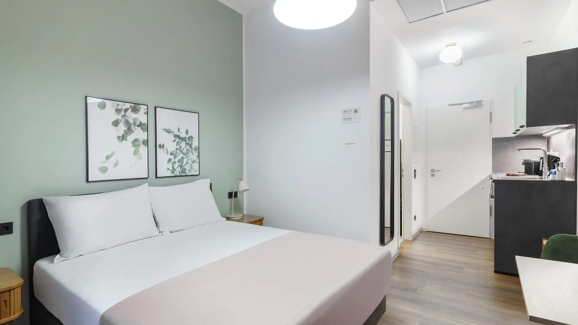 Limehome Berlin Sybelstr 0*,  Tyskland